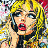 Frau mit Telefon - Redro