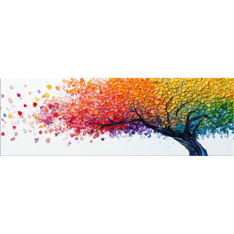 Ein Baum mit Blättern in verschiedenen Farben