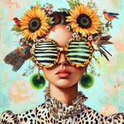Frau mit Sonnenblumen