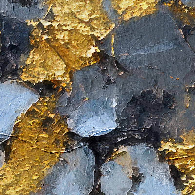 Frau in Gold