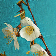 Vase mit weißen Blumen