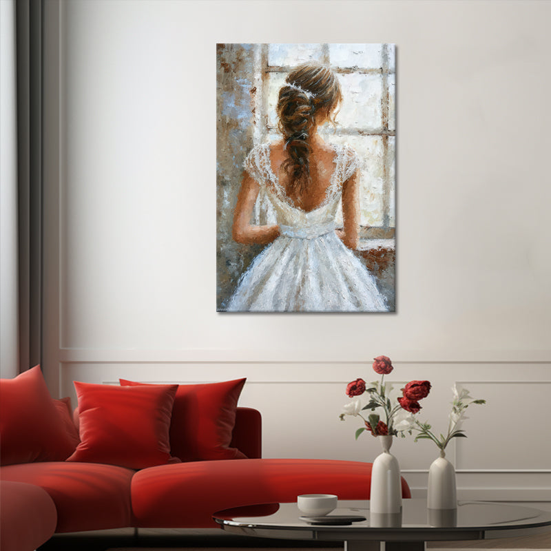 Elegante Frau in Weiß