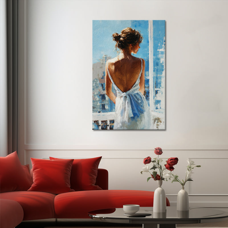 Elegante Frau in Weiß