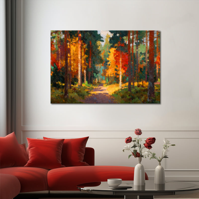 Wald mit hohen Bäumen