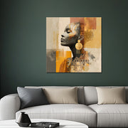 Afrikanische Frau in Gold