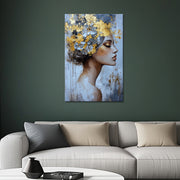Frau in Gold