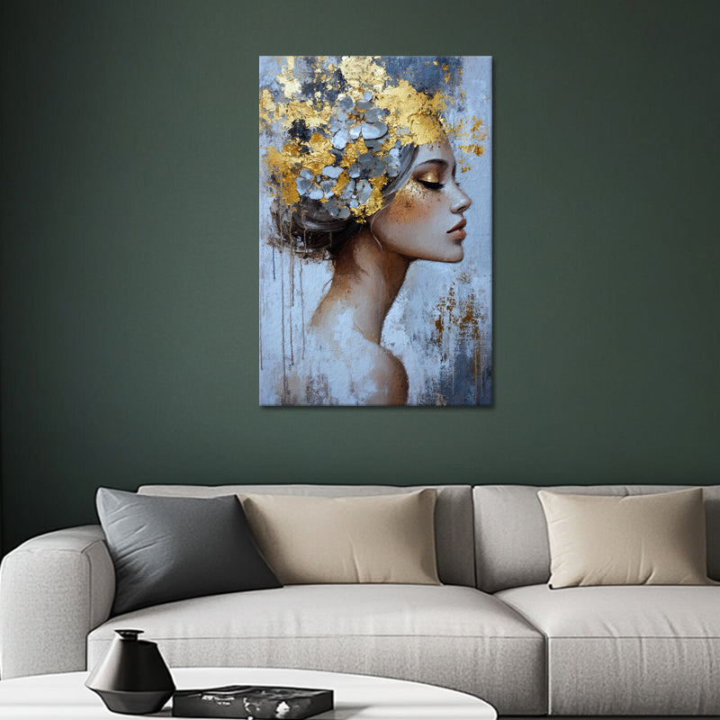 Frau in Gold
