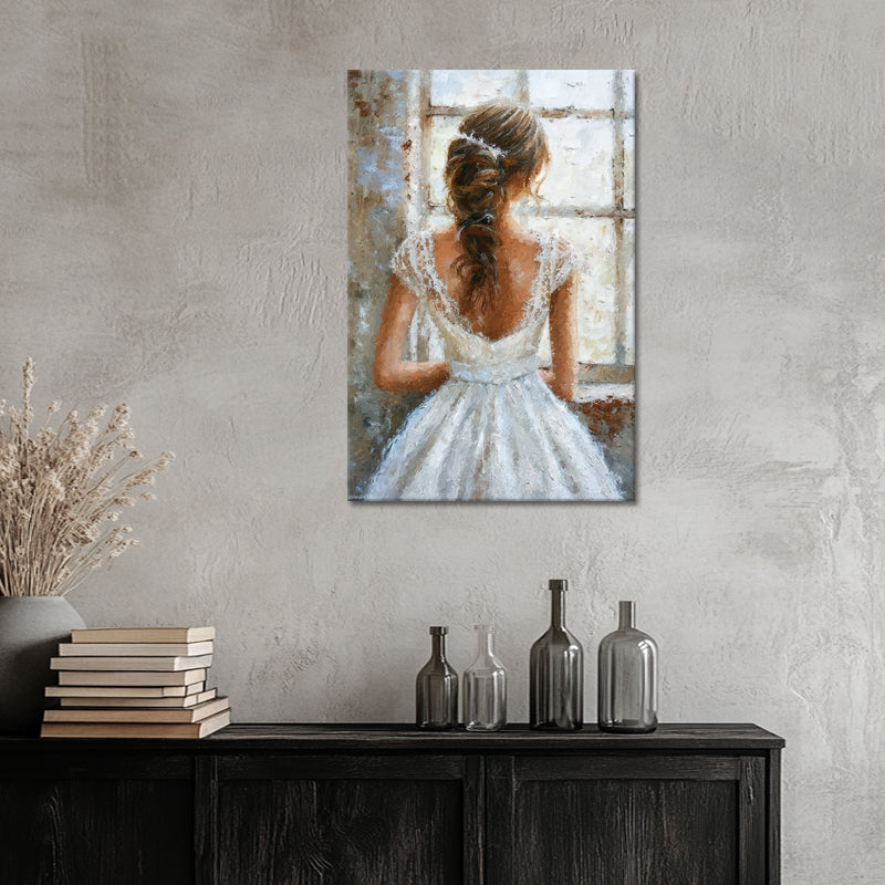 Elegante Frau in Weiß