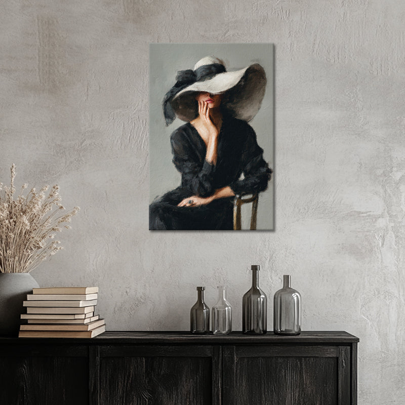 Frau mit elegantem Hut