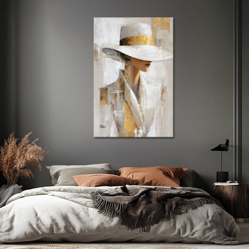 Frau mit Hut – gold