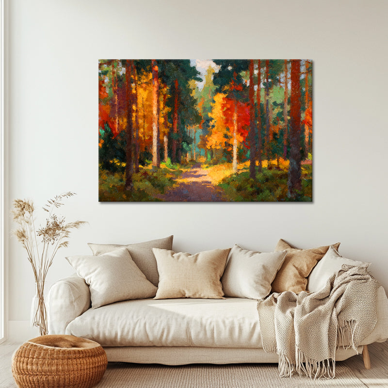 Wald mit hohen Bäumen